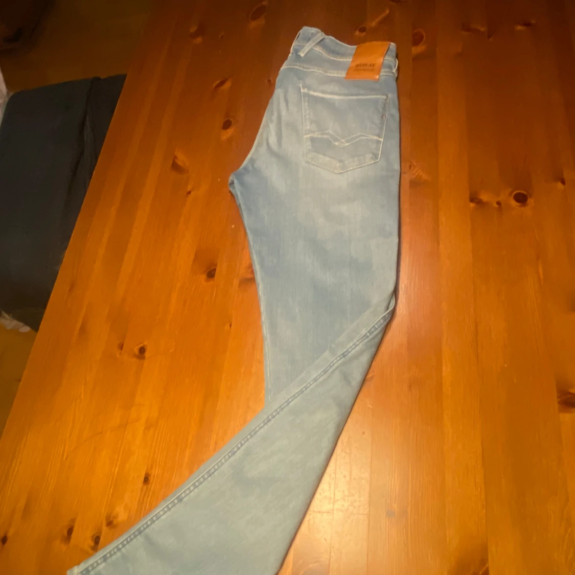 Ljusblåa replay anbass jeans - 90