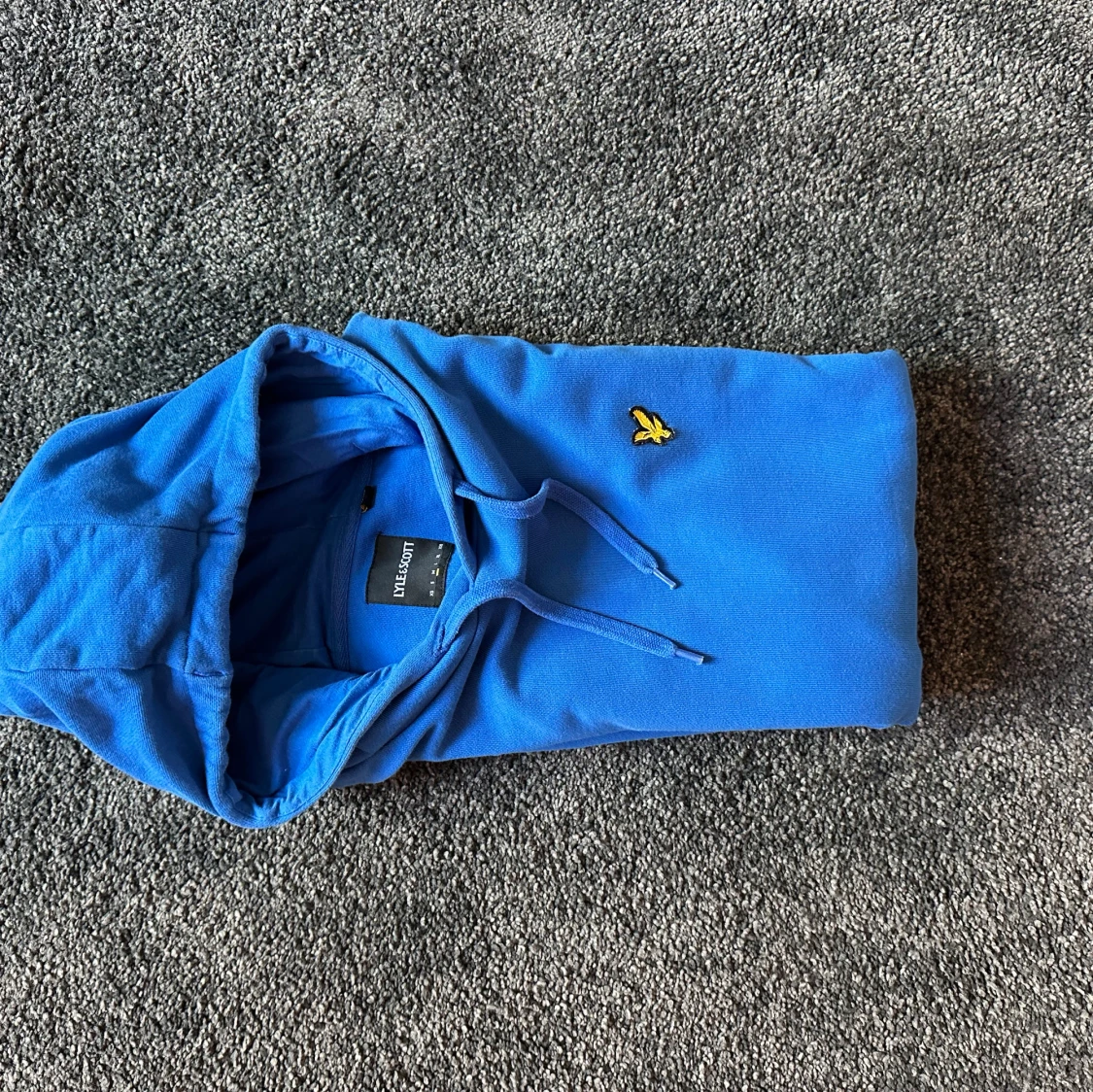 Blå hoodie från Lyle & Scott - 3