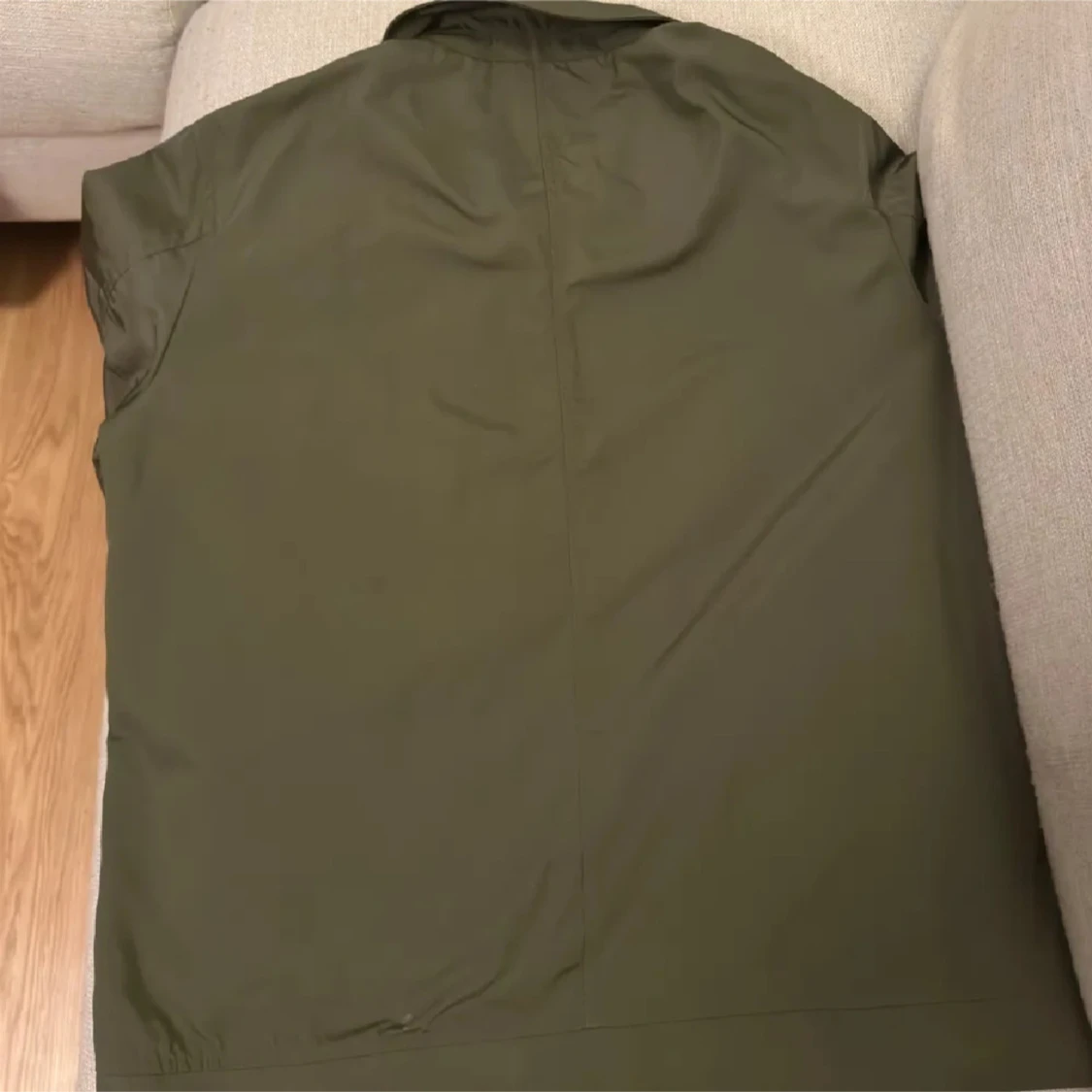 Olivgrön overshirt med fickor - 1