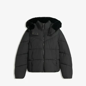 Bershka jacka  - säljer denna bershka jackan som knappats är använd, pris kan diskuteras och fråga självklart om bild på.