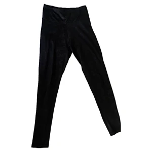 Tridrix tights - Tränings tights från tridrix, har ett svart camo mönster. Super sköna å sitter bra genom hela träningspasset! Texten har dock börjat flagna bort lite grann.