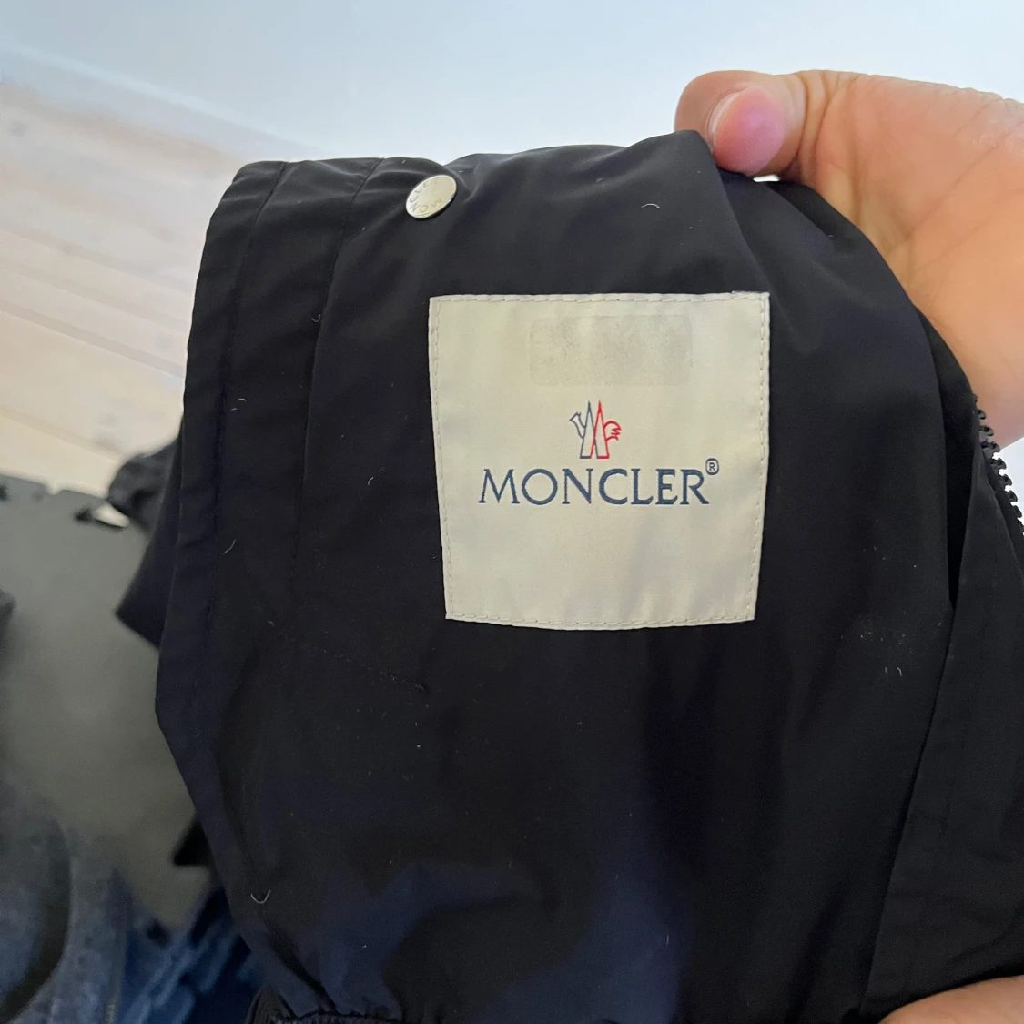 Svart vindjacka från Moncler - 2