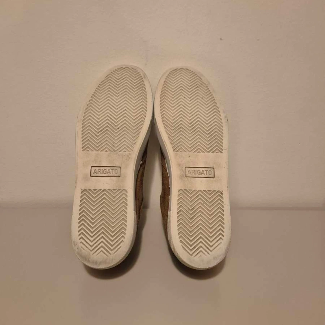 Bruna platform sneakers från Axel Arigato mocka - 3