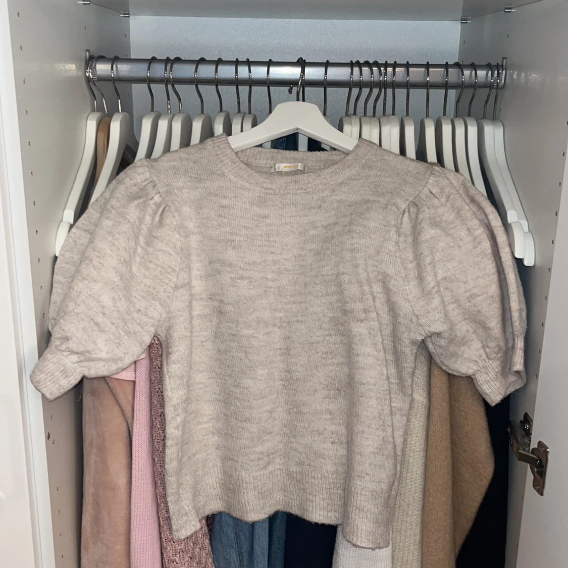 Stickad kortärmad tröja❤️