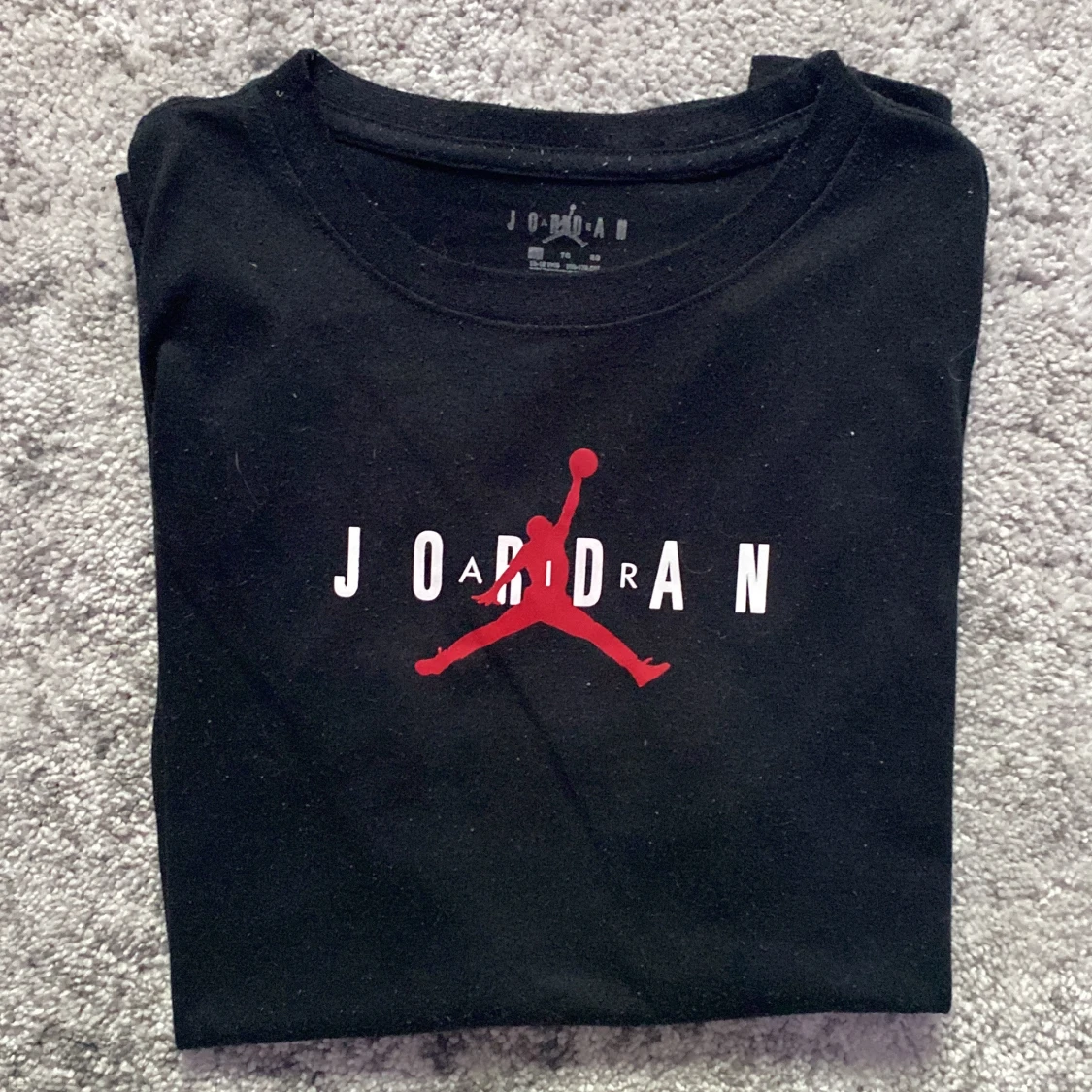 Svart Air Jordan T-shirt