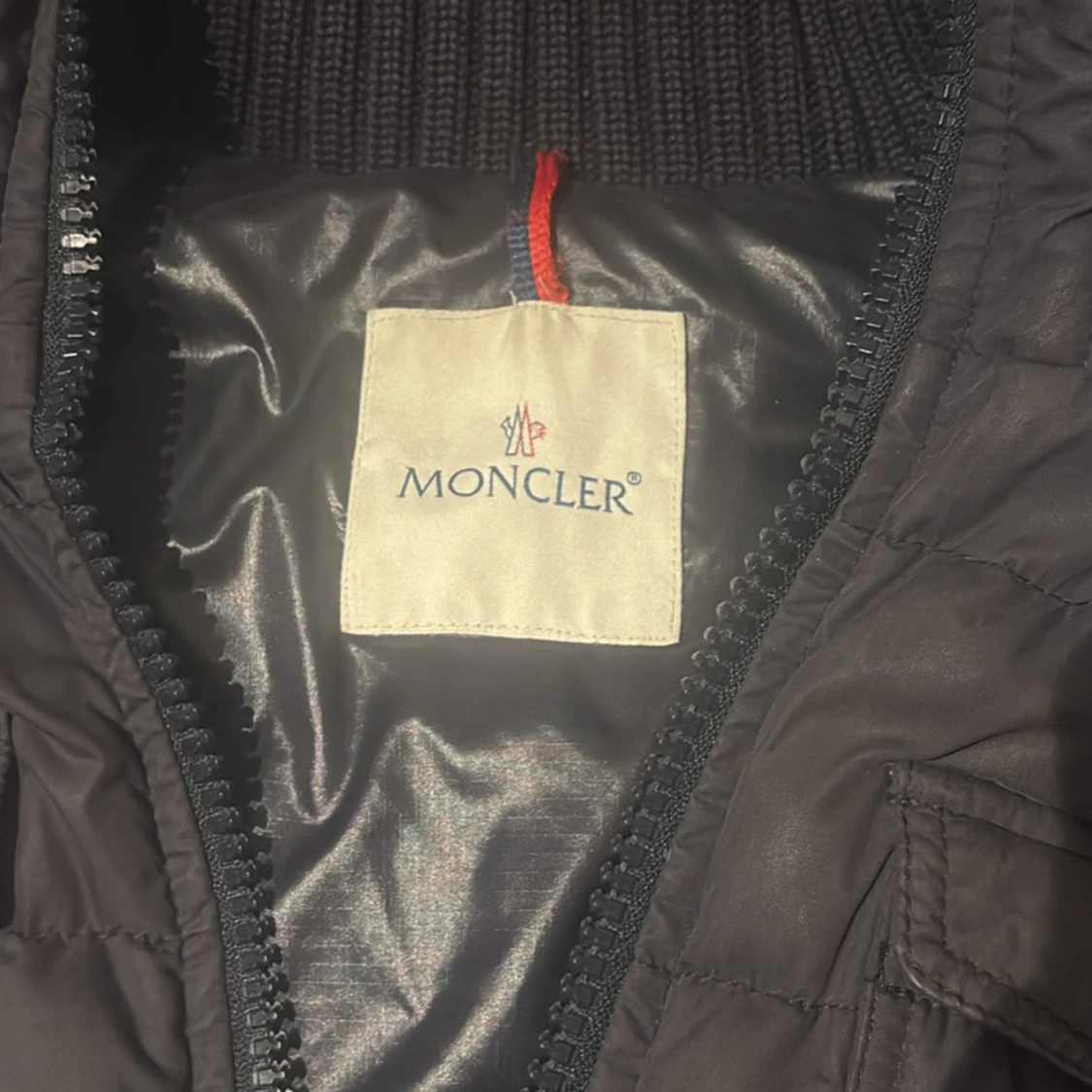 Svart Moncler pufferjacka med huva - 2