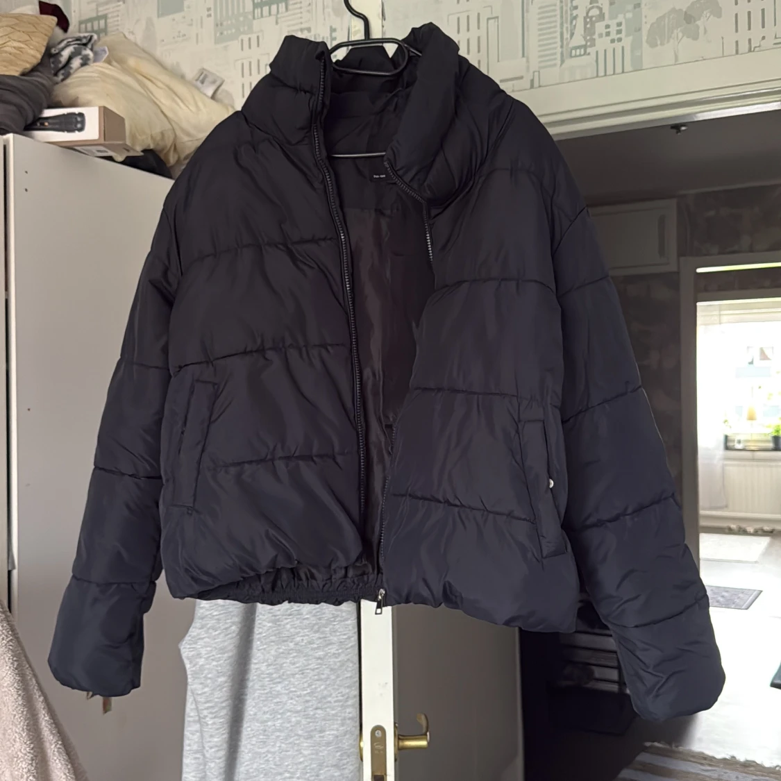 Svart pufferjacka från 157 L