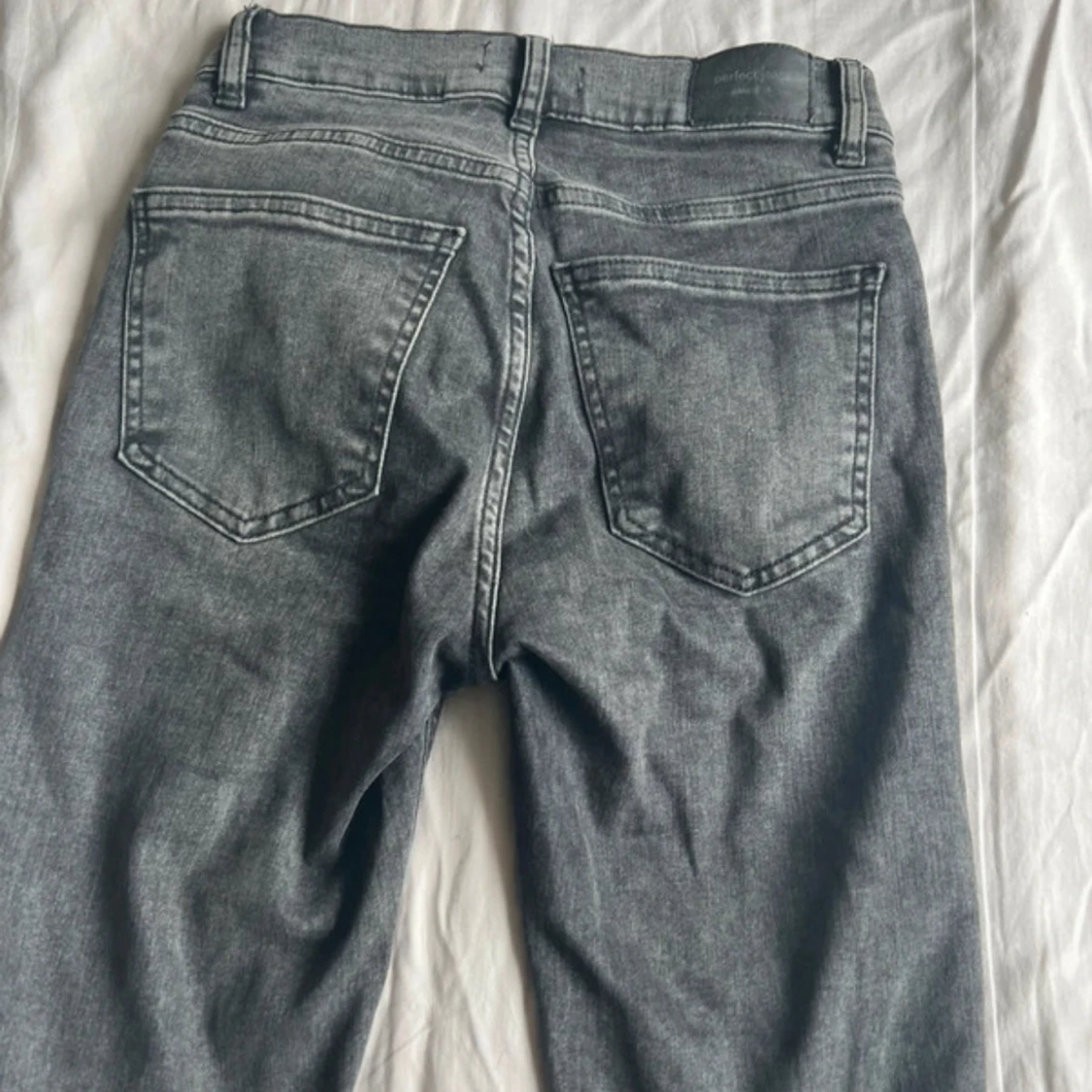 Grå bootcut jeans från Perfect Jeans - 3