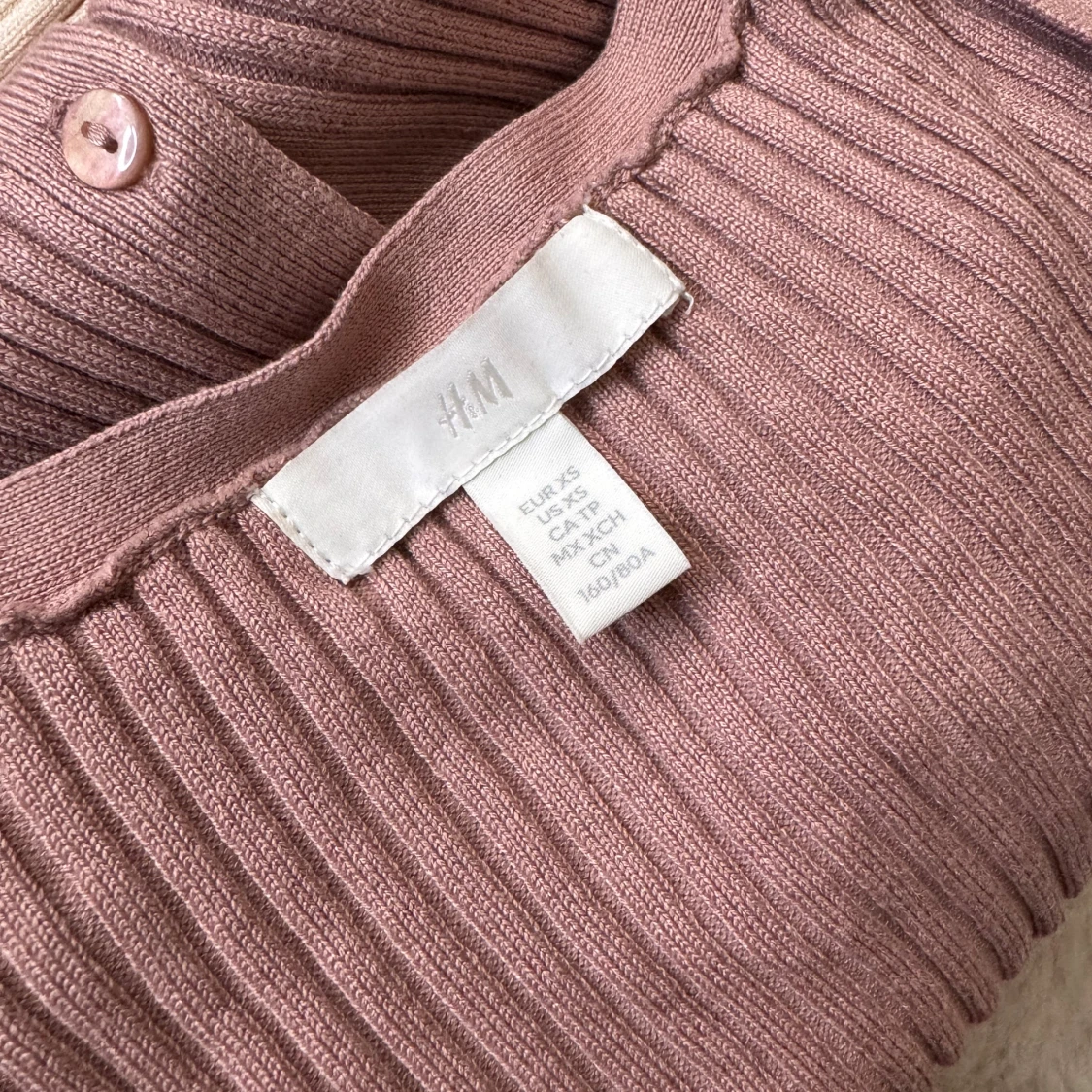 Ribbad rosa kofta från H&M - 2