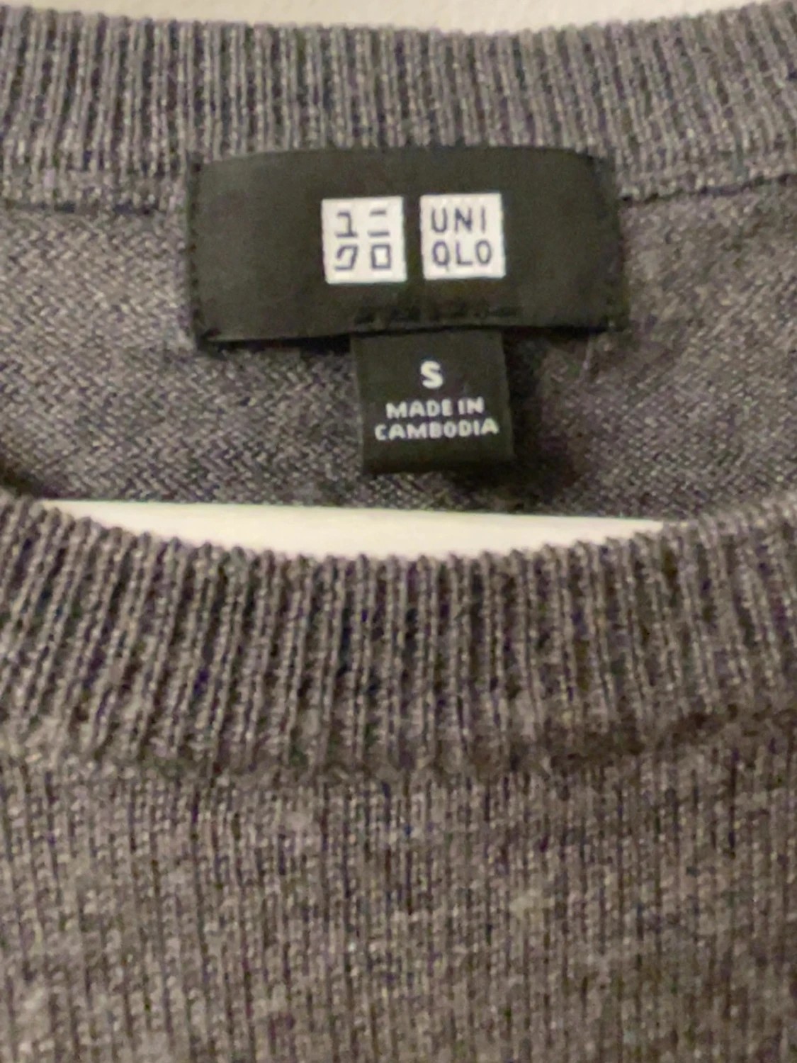 Grå stickad tröja i ullmix - 3