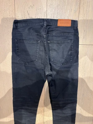 Acne jeans - Skick: 9/10 | 30/34 men sitter som 30/32