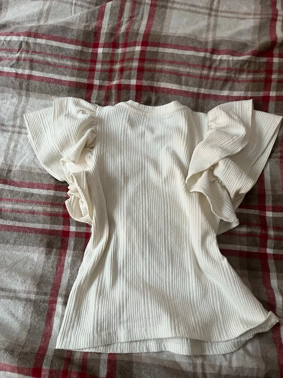 Vit ribbad topp med volangärmar💓 - 1