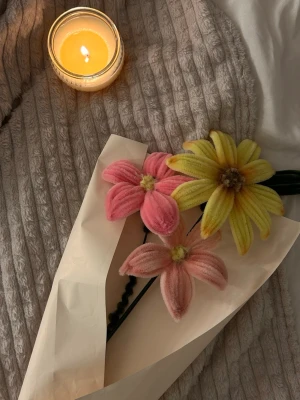 Handgjorda piprensarblommor - 💛💛