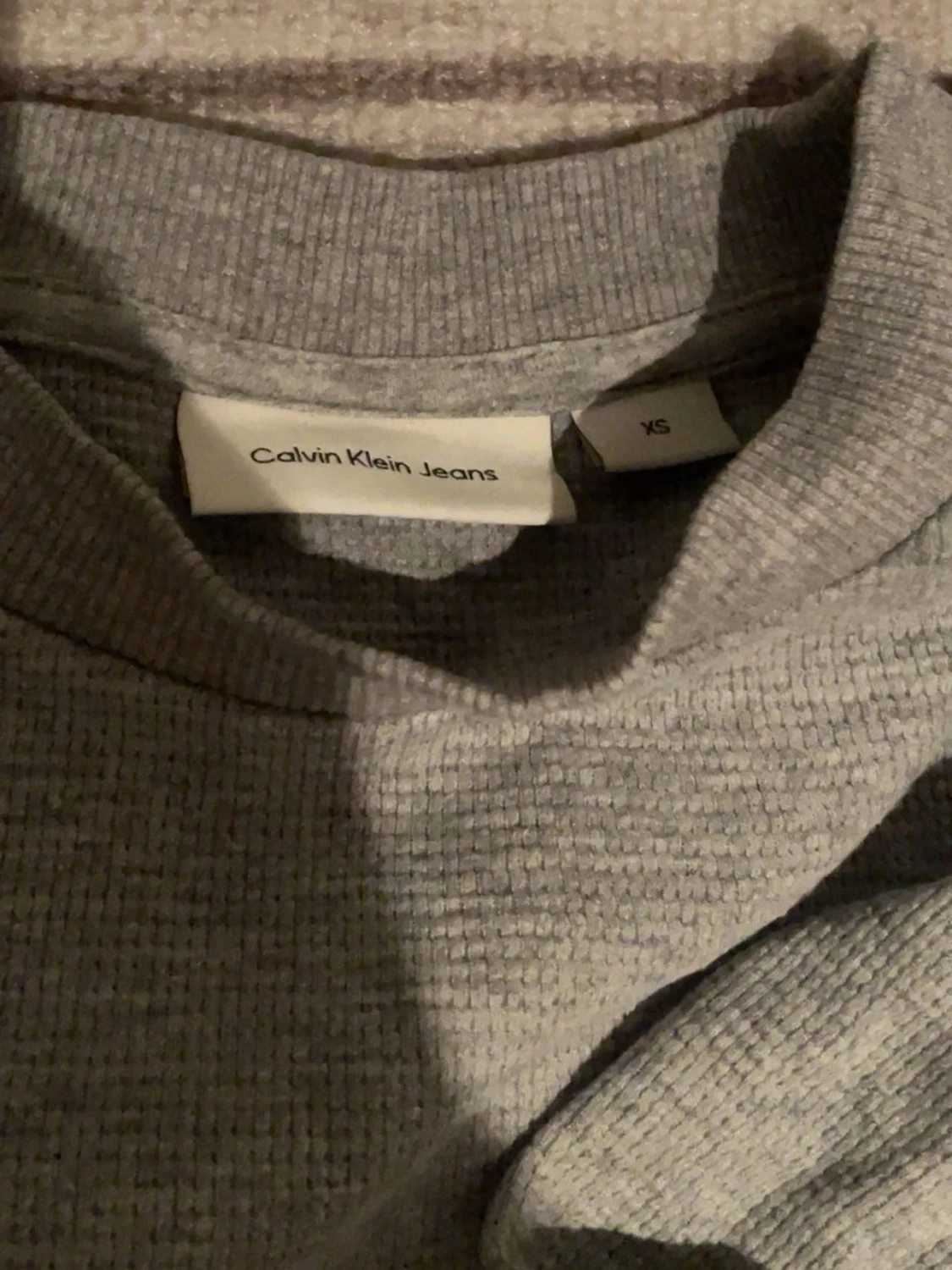 Grå långärmad tröja från Calvin Klein - 3