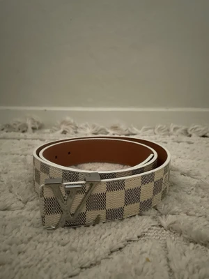 Lvbälte  - Vit bälte 