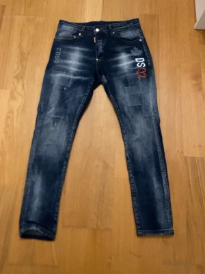 Jeans - Dsq2 jeans passar längd mellan 170-180 cm