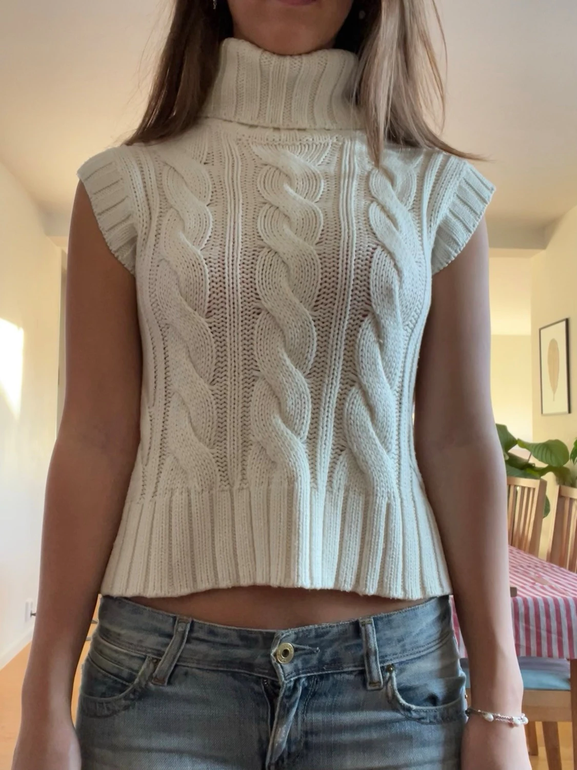 Vit stickad polotröja 