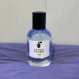 Parfym Y.S.I elixir  - Denna doft luktar nyduschat tänk dig fräscht och lite tvål i doftnoterna samt lite inslag av citrus. Denna doft påminner om Y.S.L elixir.  Storlek 50ml