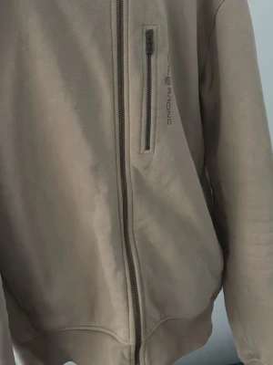 Sail racing hoodie - Säljes då den inte används och är för liten