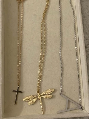 Halsband 1st - Man köper styckvis så man skriver till mig vilken man vill ha så fixar jag💕