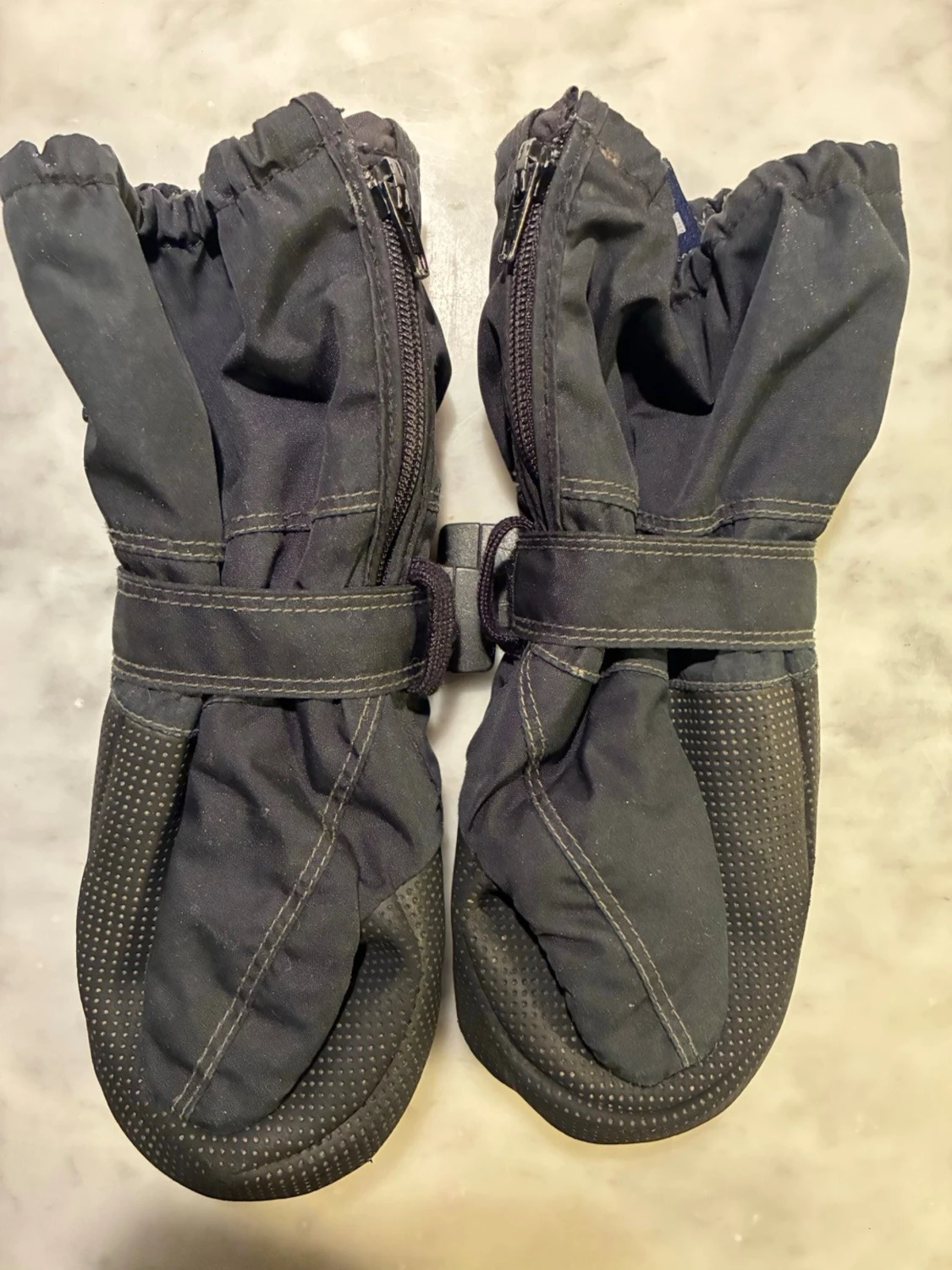 Svarta Hestra tumvantar med dragkedja - 2