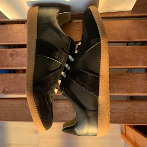 Maison Margiela - Säljer dessa i 44 skickar samma dag, fler bilder går att lösas om så önskas 🙌🏼