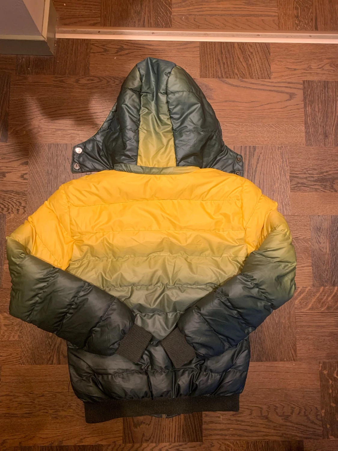 Gul och grön pufferjacka från Slazenger - 1