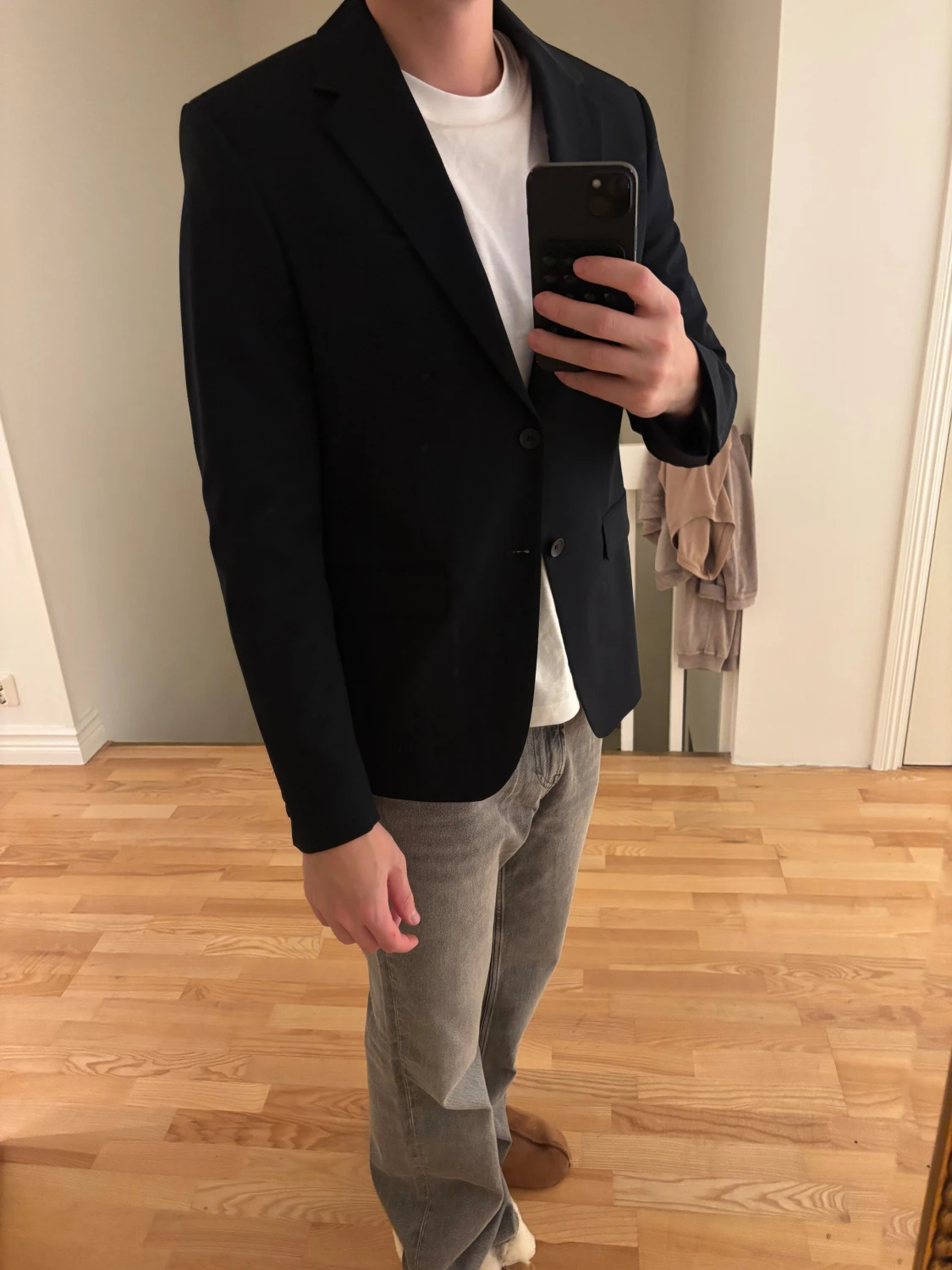 Svart kavaj med klassisk passform - 1