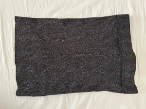 Glittrig mini kjol - Glittrig tight kjol i mycket bra skick 