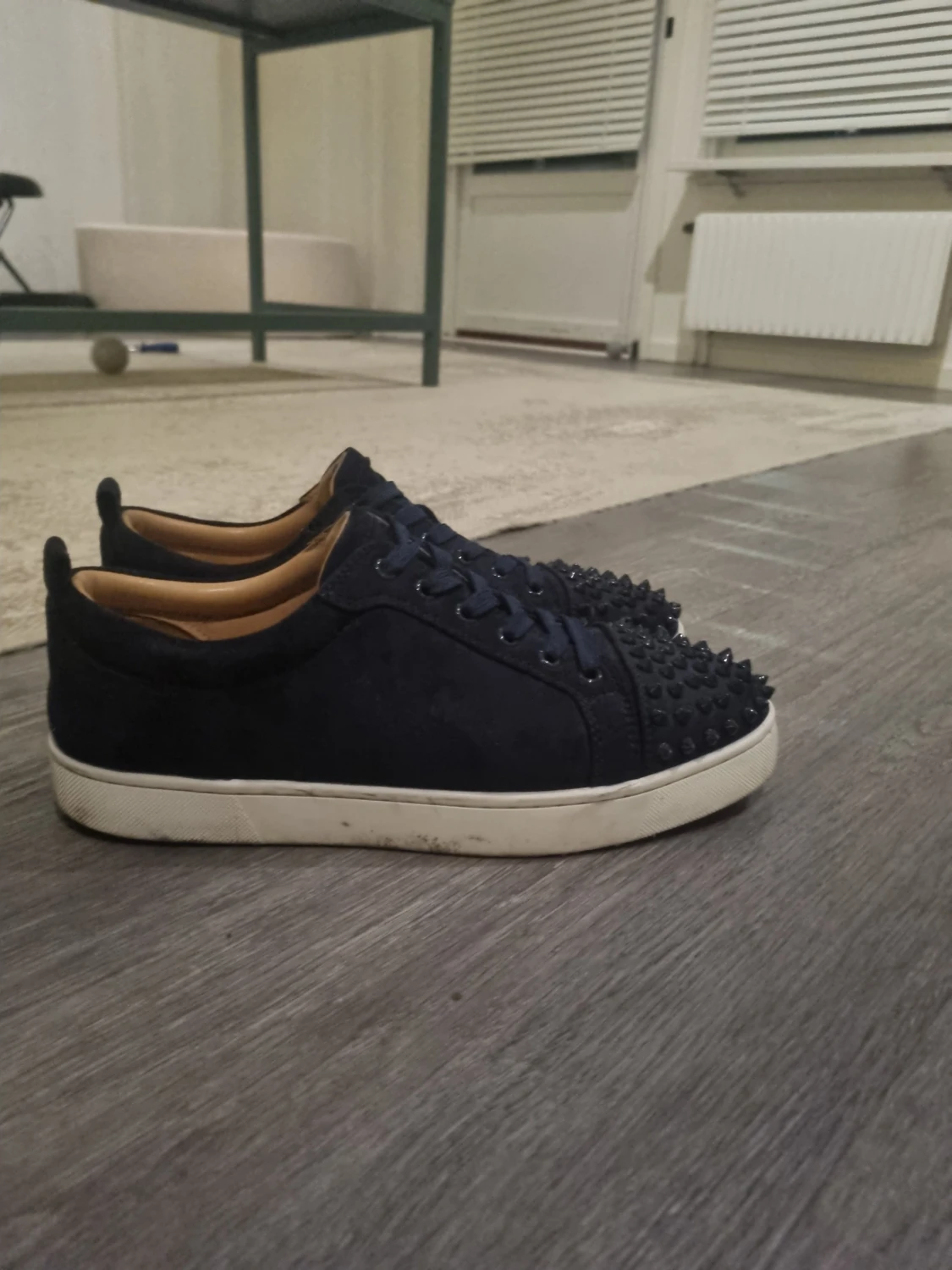 Mörkblå Louboutin sneakers  - 2