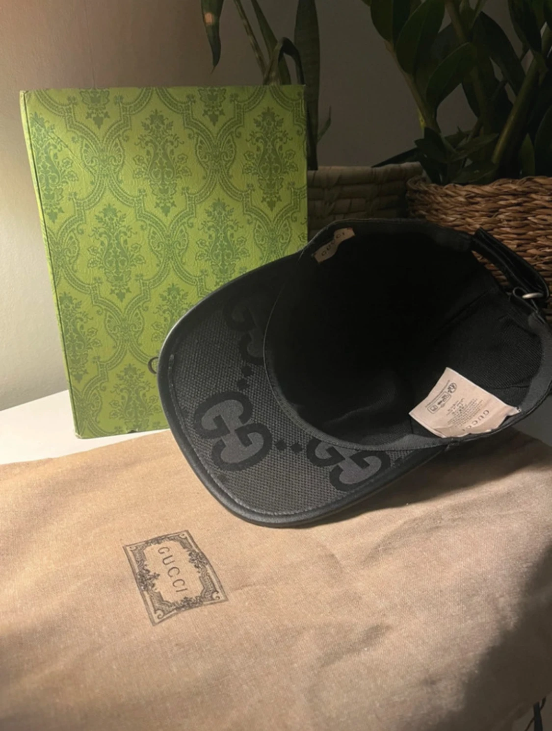 Svart keps med GG-mönster från Gucci - 1