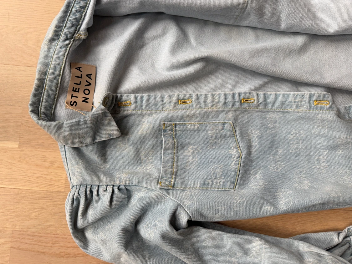 Blommig jeansskjorta från Stella Nova - 2