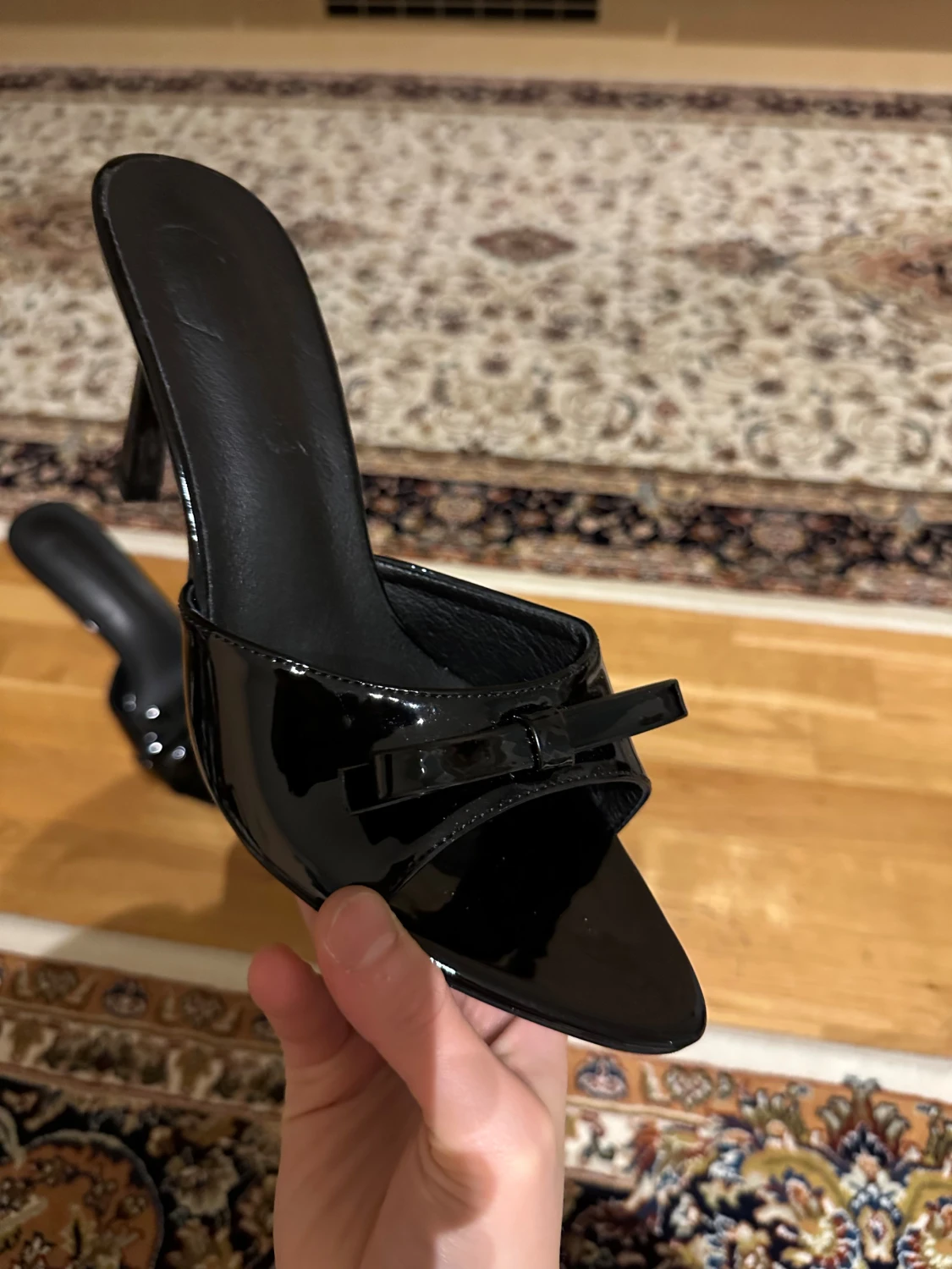 Svarta klackskor  - 1