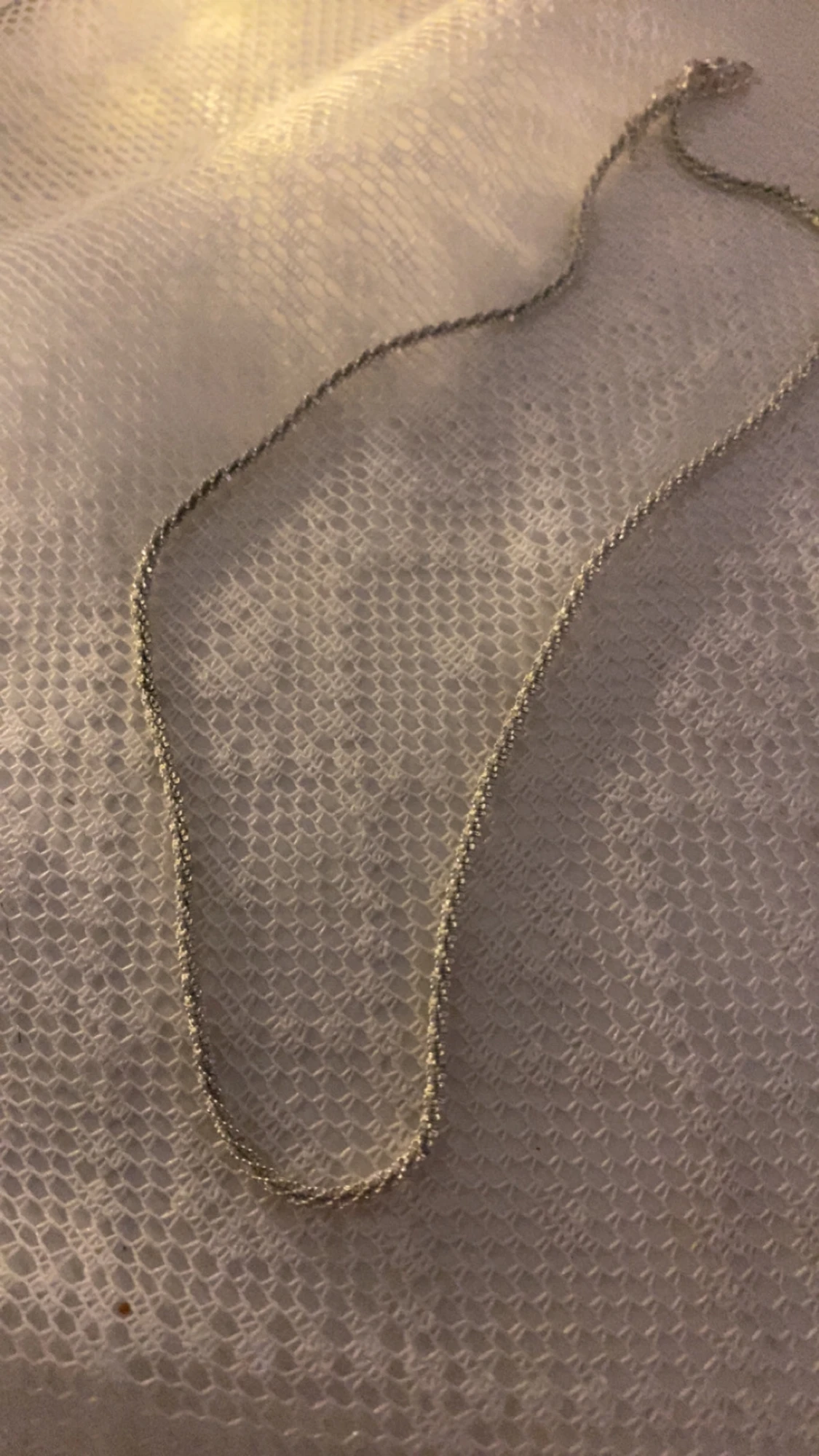 Tunn silverfärgad kedja - 1