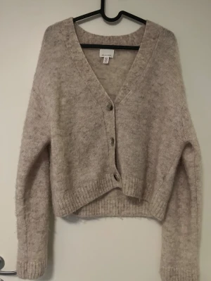 Stickad kofta  - Kofta i mohair