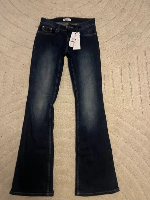 Lågmidjade jeans  - Helt nya 
