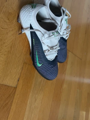 Phantom 6 black mamba - Helt nya storlek 42,5 nypris 3200 mitt pris 2800