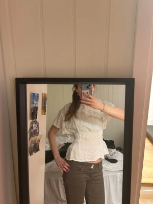 Vit HM blus  - Söt vit blus från HM i storlek M🫶🏼