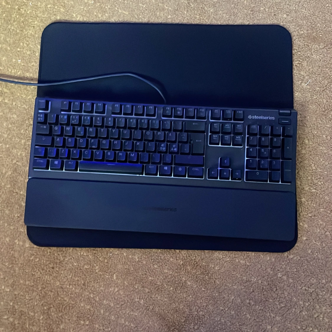 SteelSeries RGB Gaming Keyboard+steelseries musmatta M - 1