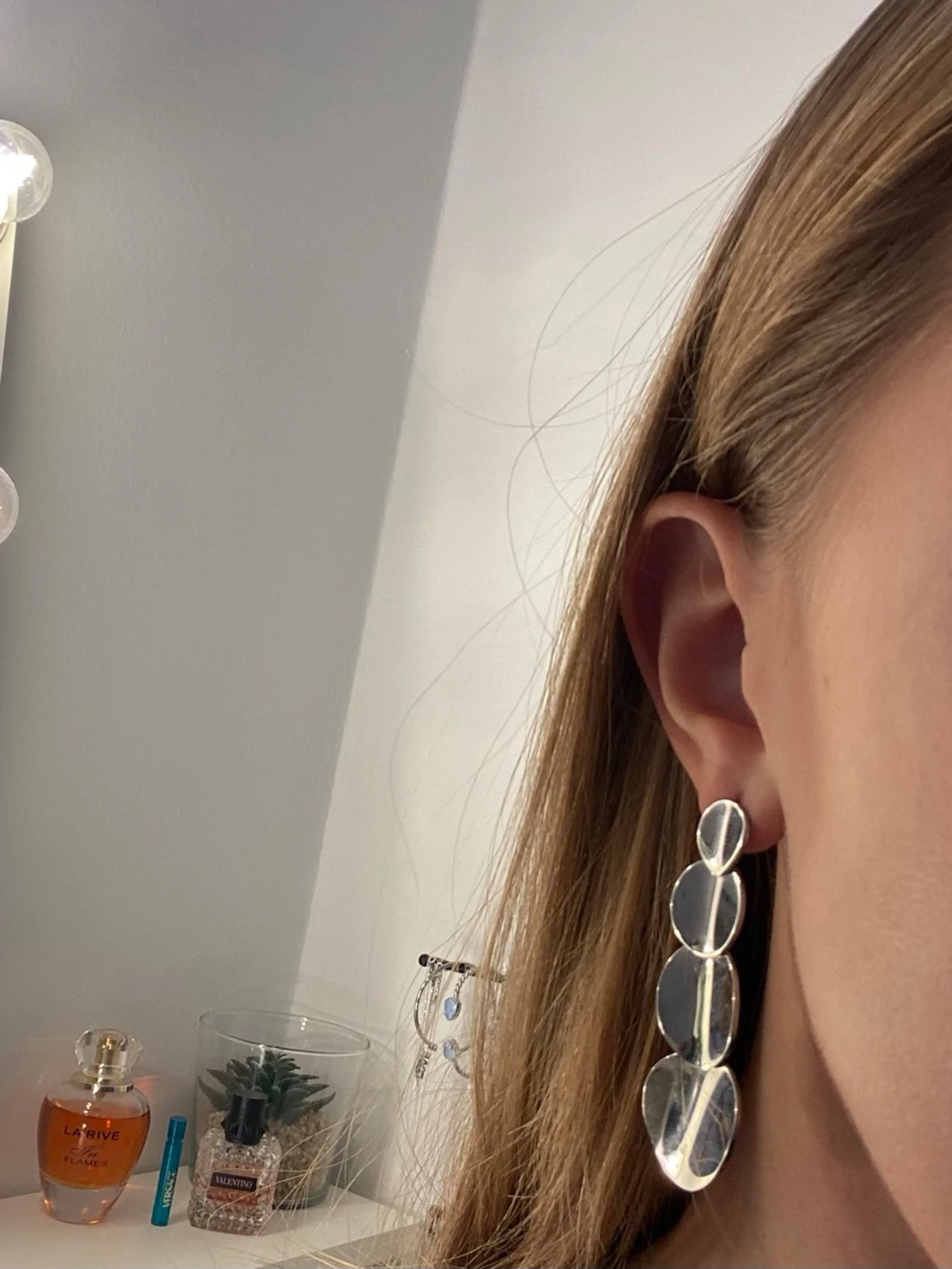 Silvriga örhängen från Edblad  - 2