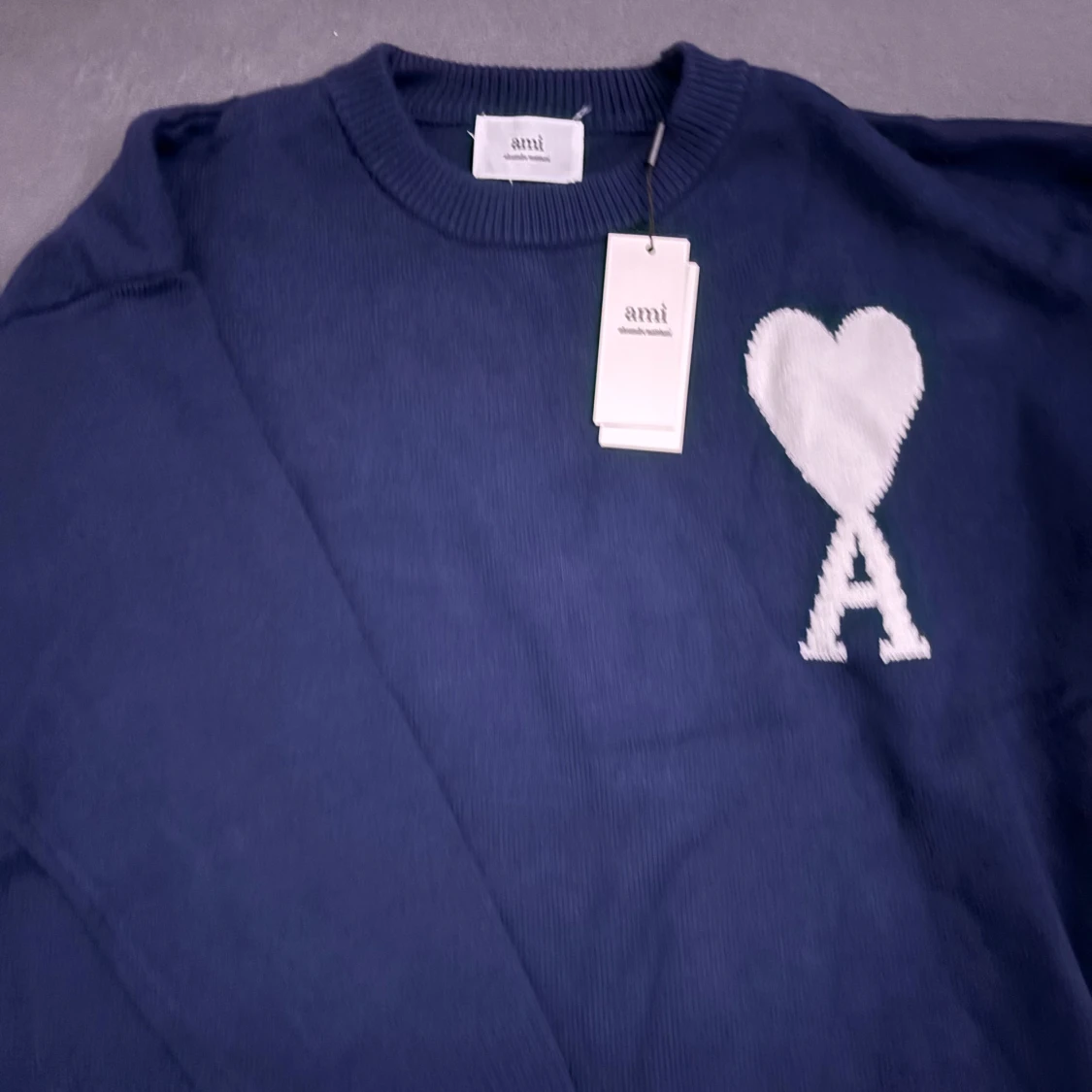 Mörkblå stickad tröja från Ami - 1