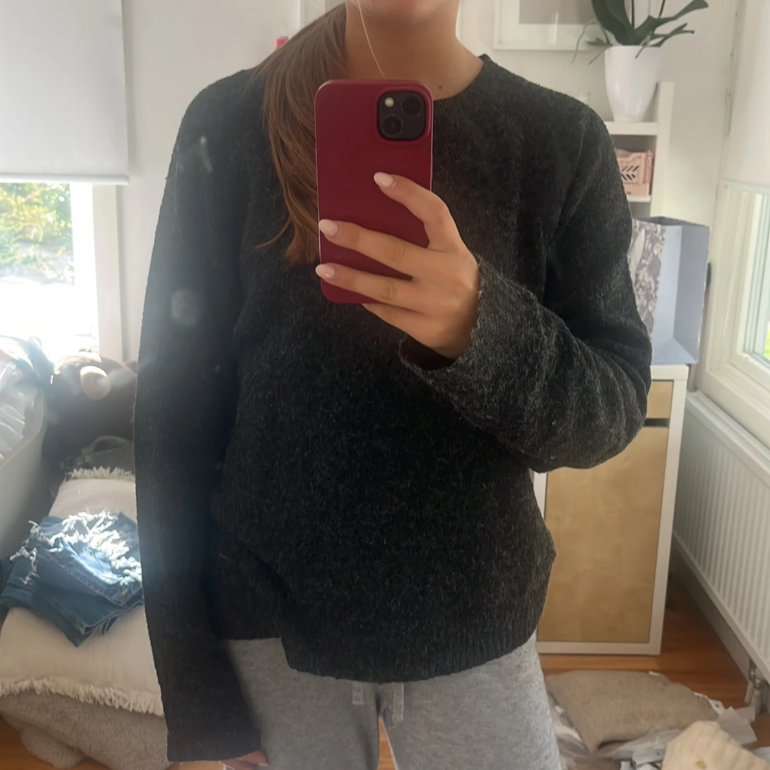 Mörkgrå stickad tröja - 1