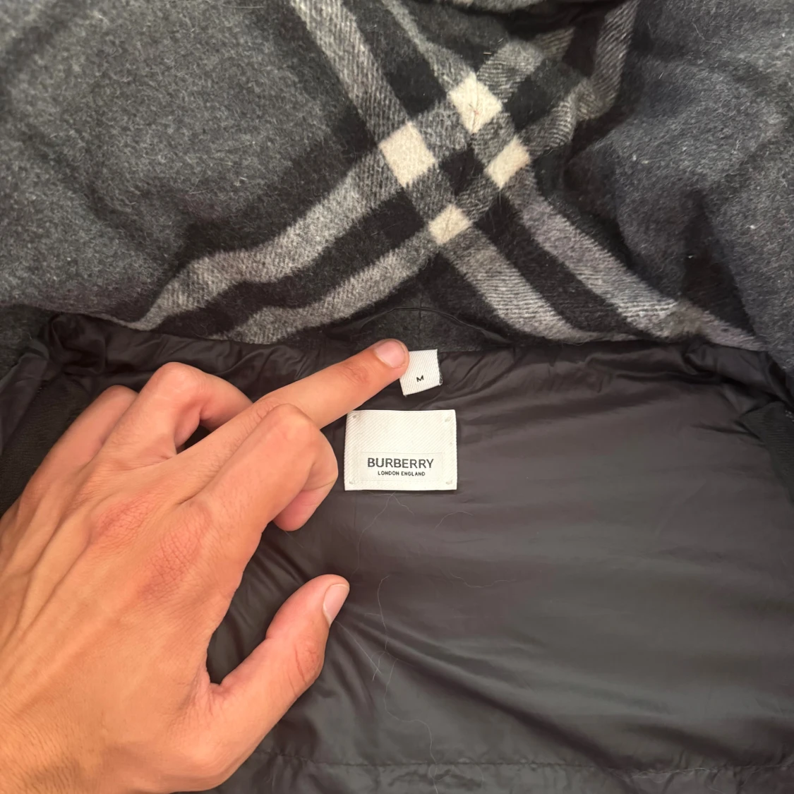 Svart pufferjacka från Burberry M - 2