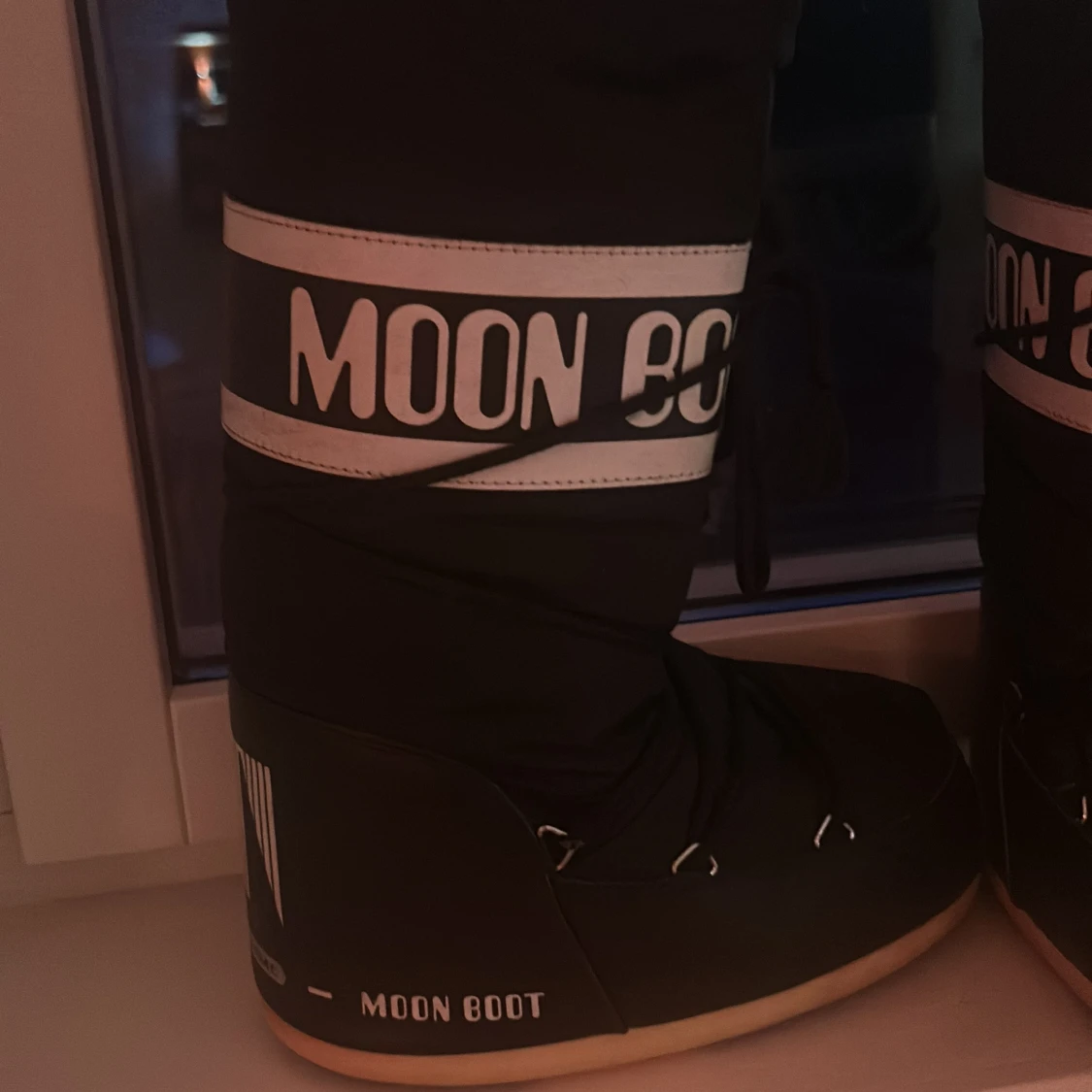 Moonboots - 1