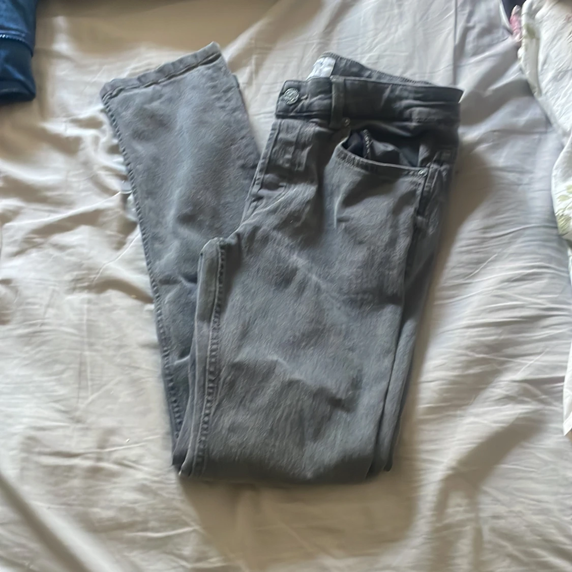 Grå slim jeans från Only & Sons
