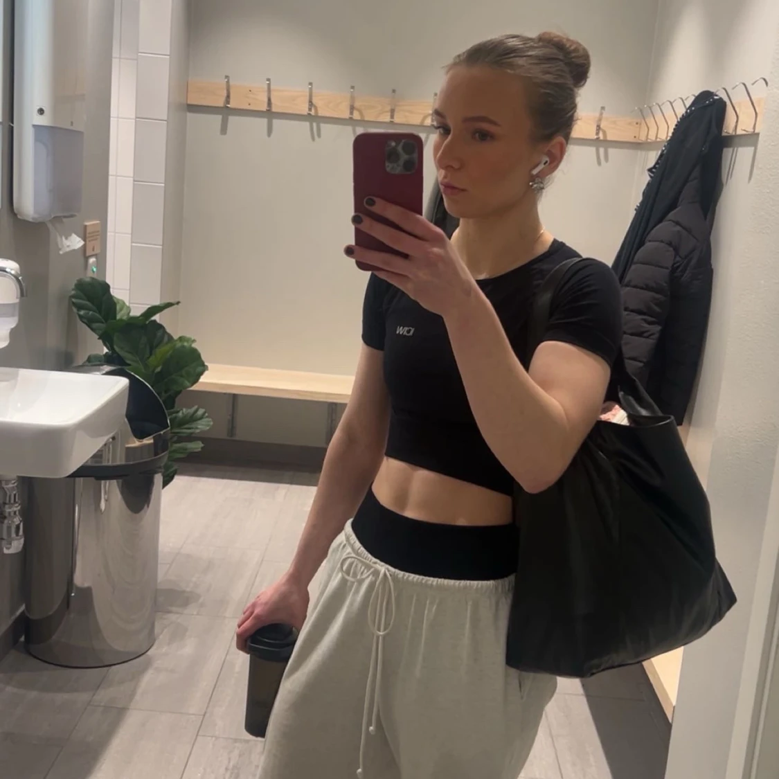 Svart croppad träningstopp från ICANIWILL