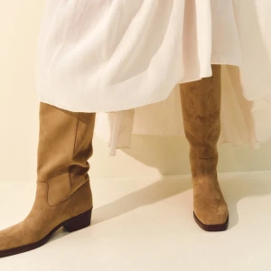 Beiga mockastövlar från H&M, storlek 39 - Aldrig använda