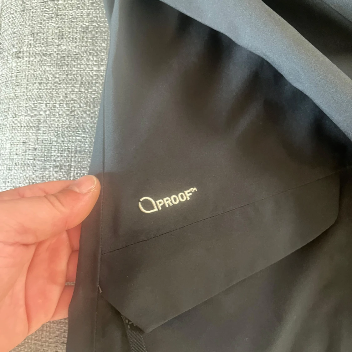 Svart vindjacka från Haglöfs - 2