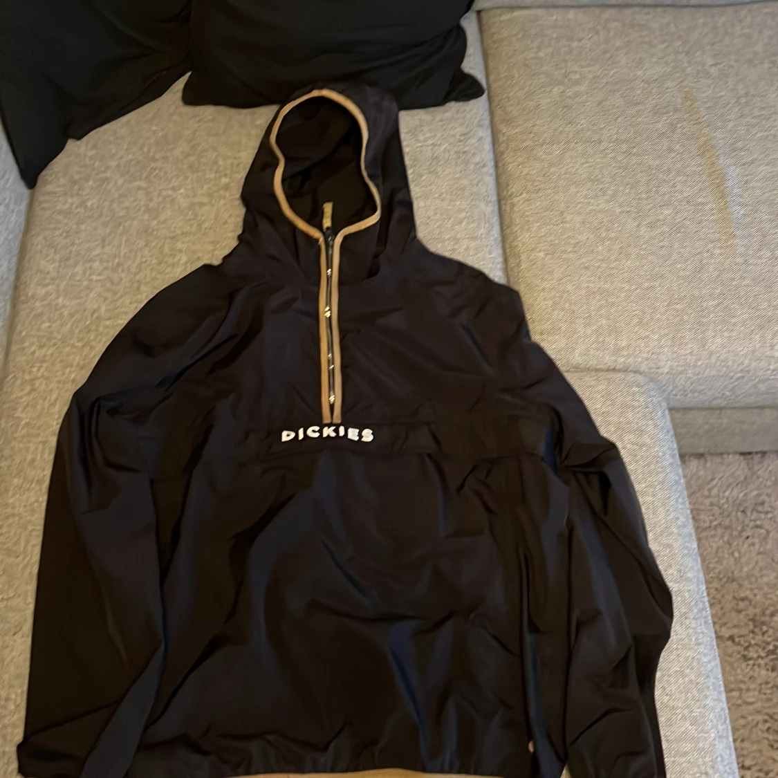 Svart vindjacka från Dickies XL