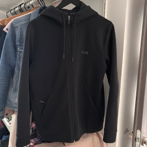 Hugo Boss hoodie - Hoodie från Hugo Boss | bra skick | storlek M | skriv om du har frågor